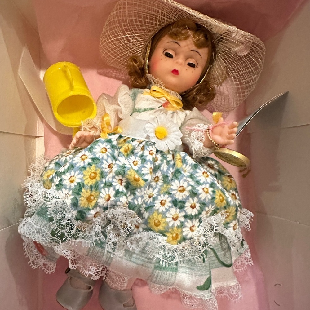 NWT Madame Alexander Mary Mary Quite Contrary Doll